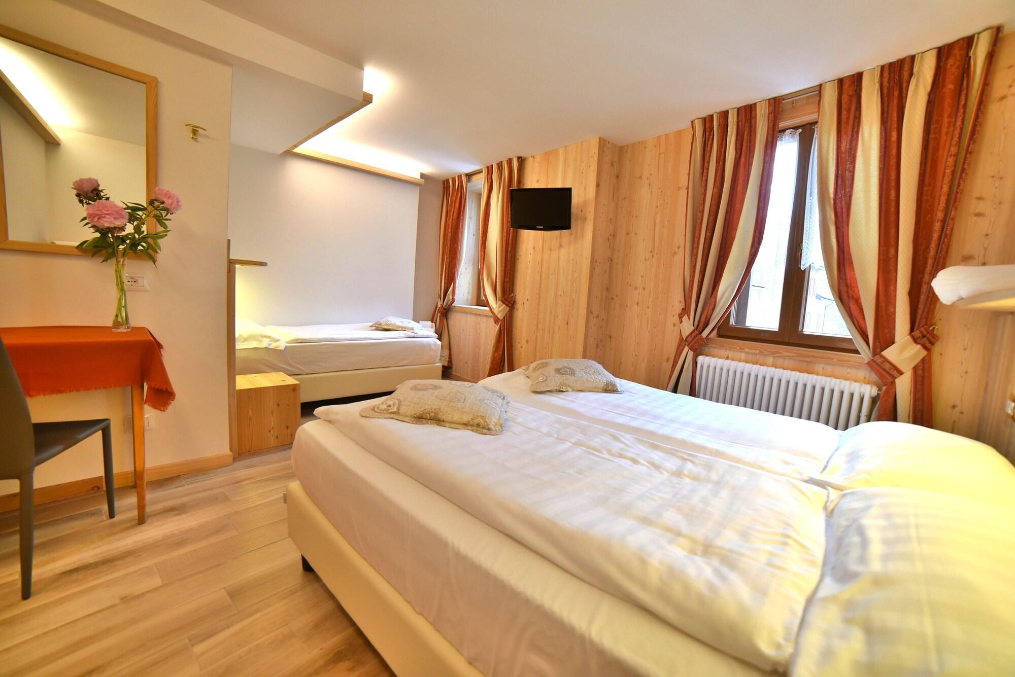 Albergo Stelvio Бормио Экстерьер фото