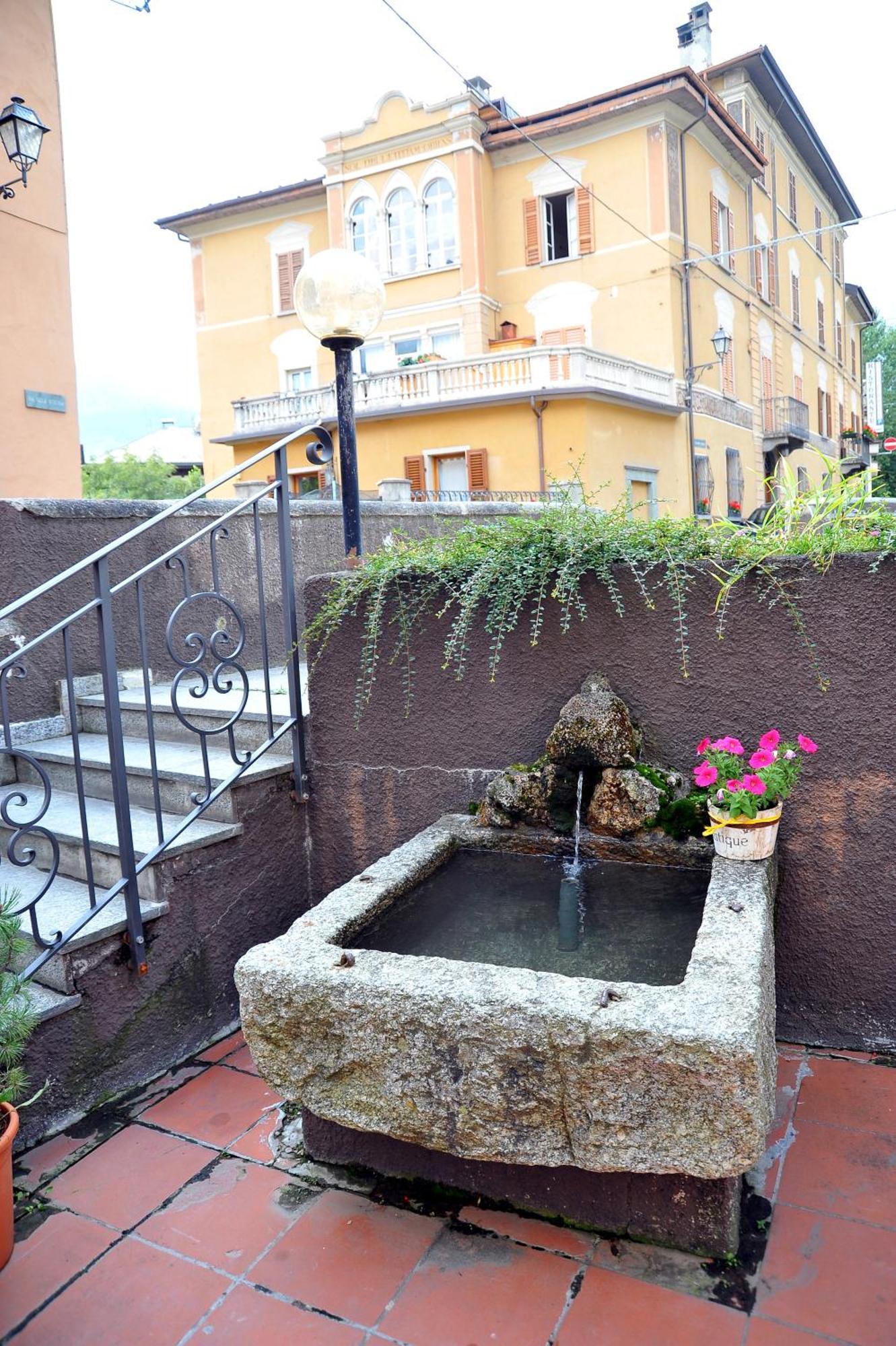 Albergo Stelvio Бормио Экстерьер фото