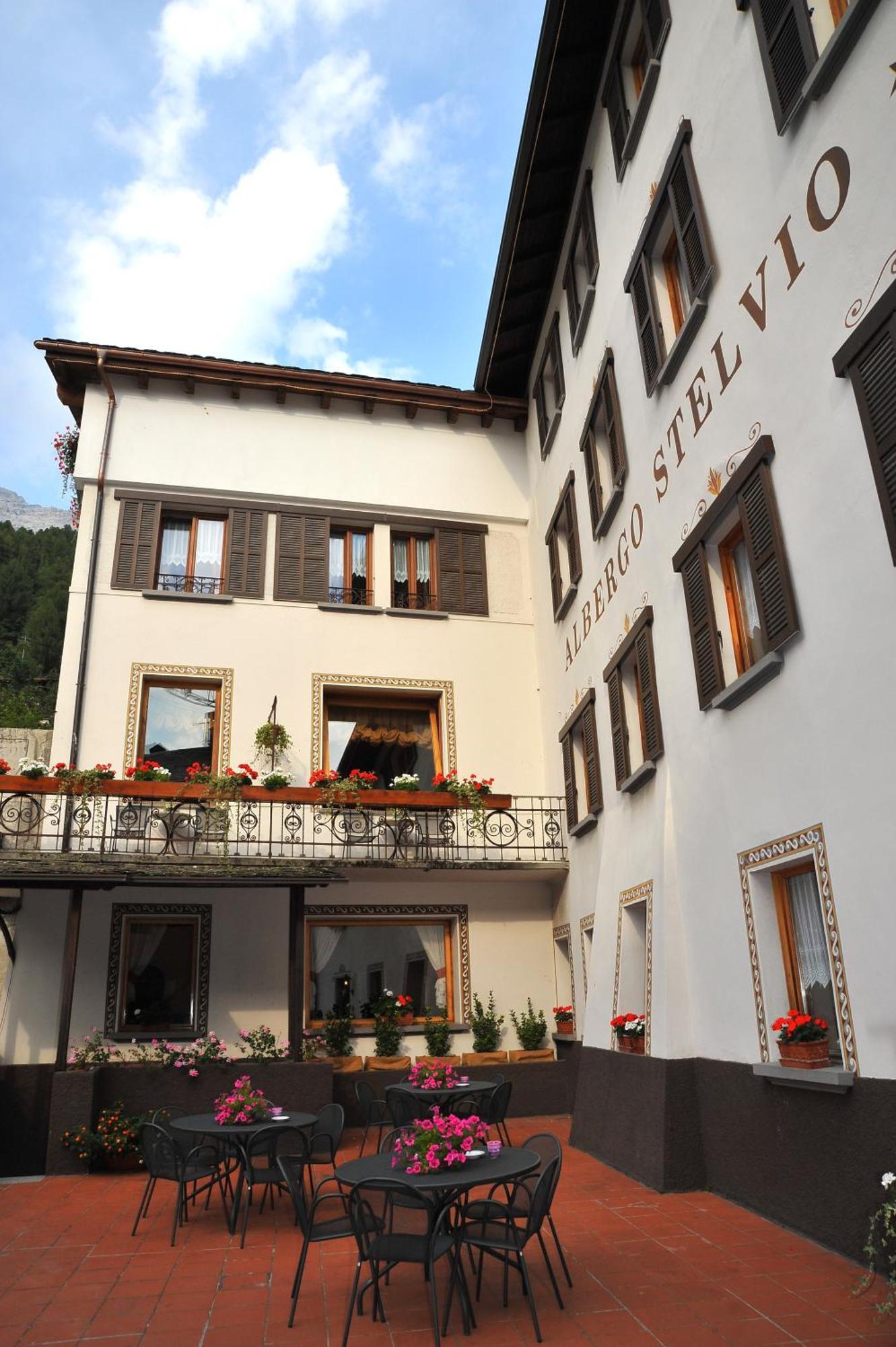 Albergo Stelvio Бормио Экстерьер фото